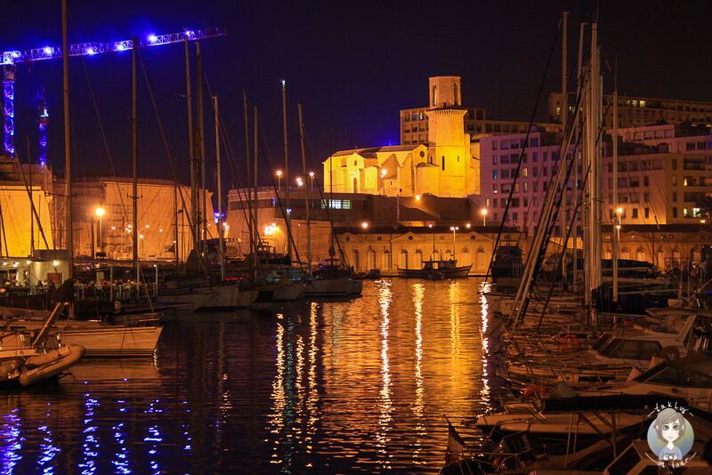 Das beleuchtete Fort in Marseille