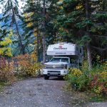 Ein Camper auf dem Mount Robson Campground als Frau alleine in Kanada