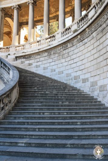Die seitliche Freitreppe am Palais Longchamp in Marseille
