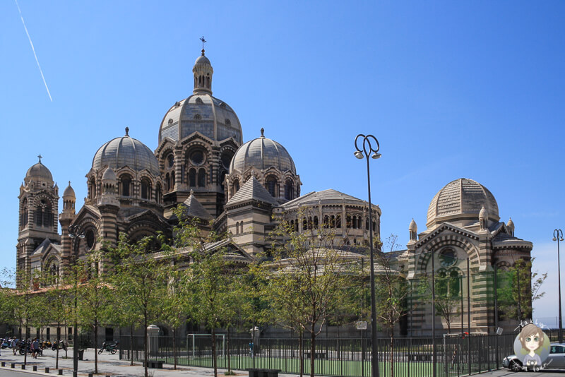Blick auf die imposante Kathedrale de la Major in Marseille