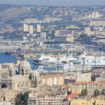 Blick von der Basilika Notre-Dame de la Garde auf den Hafen von Marseille