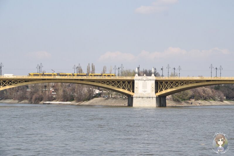 Blick auf die Margaretenbruecke in Budapest