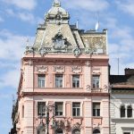 Ein farbenfrohes Haus in Budapest