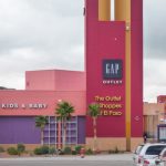 Eine riesige Shopping Outlet Mall in El Paso Texas