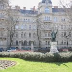 Eine Statue in einem kleinen Park in Budapest