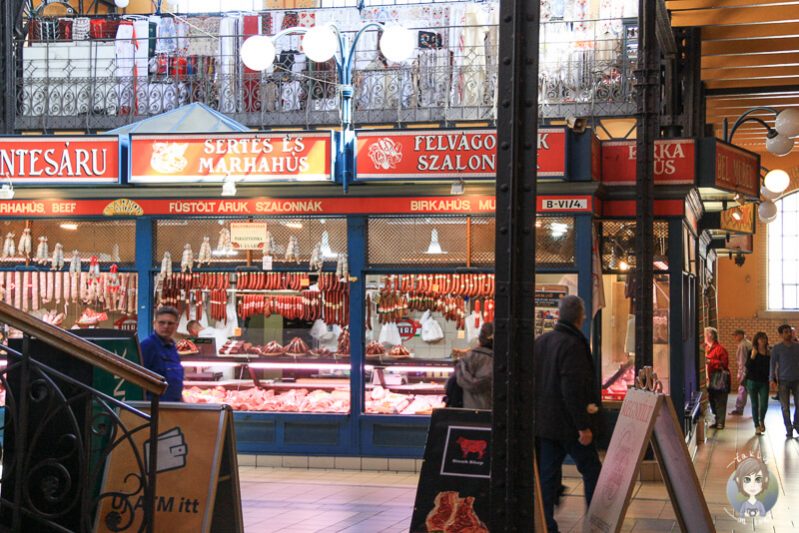 Fleisch und Wurstwaren in der Markthalle Budapest