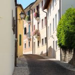 Malerische Gassen in der Altstadt von Conegliano in Italien