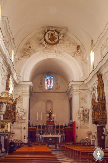 Blick in das Innere der Kirche St. Agostino in Palermo