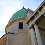 Blick an der Kirche San Simeone Piccolo hinauf