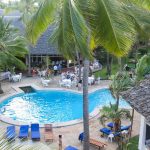 Blick auf den zweiten Pool von einer privaten Terrasse