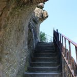 Eine Steintreppe für die Besteigung der Externsteine nahe Detmold