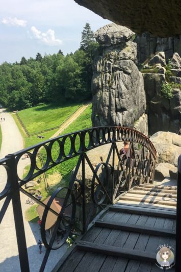 Die Holzbrücke in der Höhe auf den Externsteinen