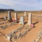 Blick auf die Gräber auf dem Pionierfriedhof in Bluff
