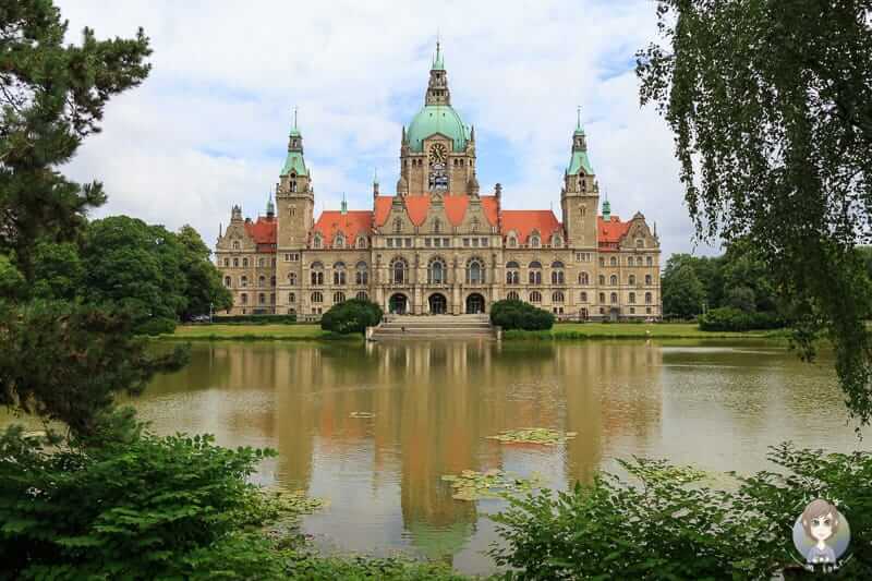 Das neue Rathaus im Panoramabild. Dies ist eines der Top Sehenswürdigkeiten Hannover