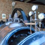Eine historische Dampfmaschine im Novotel Hannover