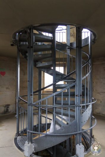Die Treppe auf der Aussichtsplattform vom Neuen Rathaus Hannover