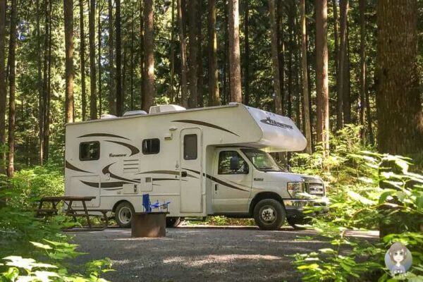Naturnahes Camping in Kanada ist sehr beliebt, aber was gibt es beim Wohnmobil mieten in Kanada zu wissen