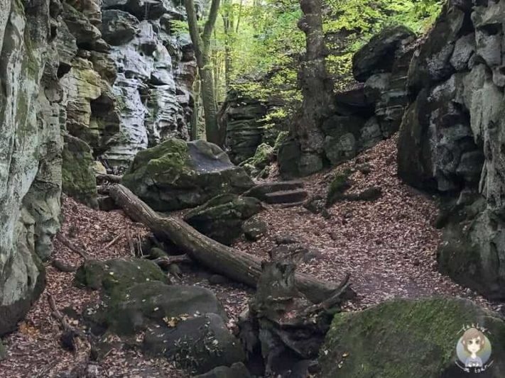 Weg der anspruchsvollen Teufelsschlucht Wanderung