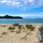 Mit Kind im Der Abel Tasman National Park in Neuseeland