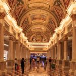 Die imposante goldene Halle vom Hotel Venetian in Las Vegas