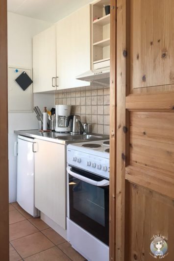 Küchenzeile in einer Hütte oder Ferienwohnung in Sondervig