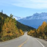 Fahrt über die Panoramastraße Highway 93 den Icefields Parkway in Kanada