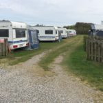 Wohnwagen auf dem Sondervig Camping in Dänemark