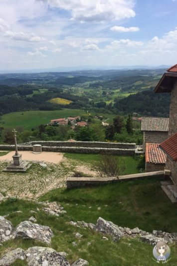 Der Blick von der Aussichtsplattform in Montarcher in der Loire Frankreich