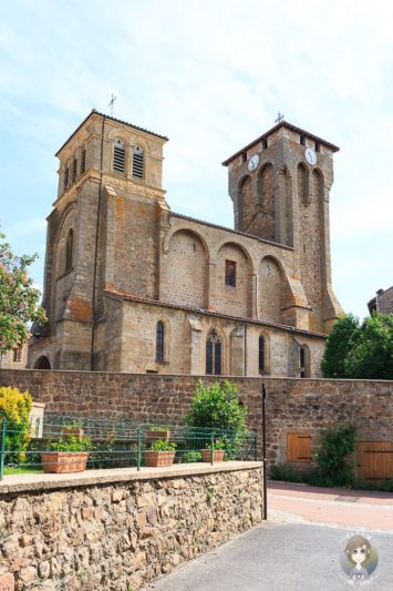 Die Kirche Saint Pierre in Marols in der Loires in Frankreich