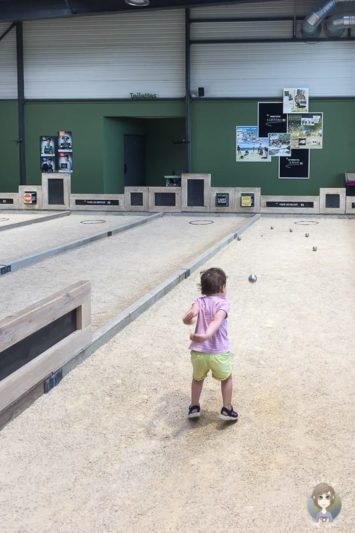 Eine Partie Pétanque in Saint-Bonnet-le-Château
