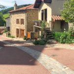Steinhäuser in Marols einem Künstlerdorf in Frankreich