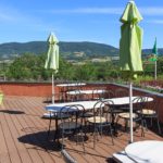 Terrasse des Camping Bel Epoque du Pilat