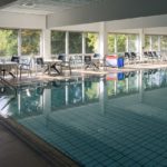 Schwimmen beim Camping im Sauerland am Hennesee