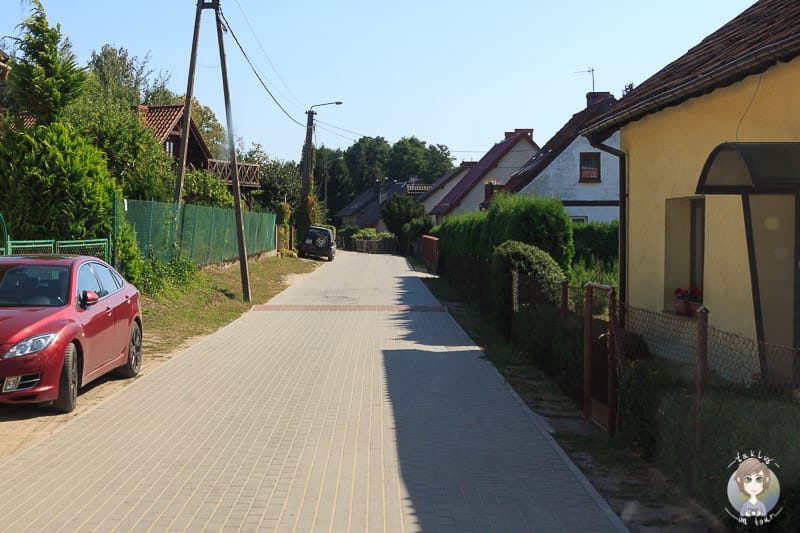 Anfahrt durch ein Wohngebiet