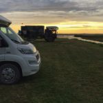 Einfacher Campingplatz zum Camping mit Wohnmobil im Baltikum