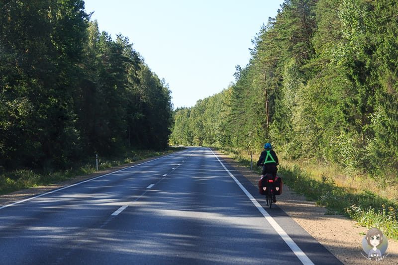 Radfahrer auf den Strassen im Baltikum