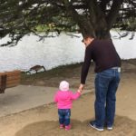 Spaziergang mit Kind in Monterey
