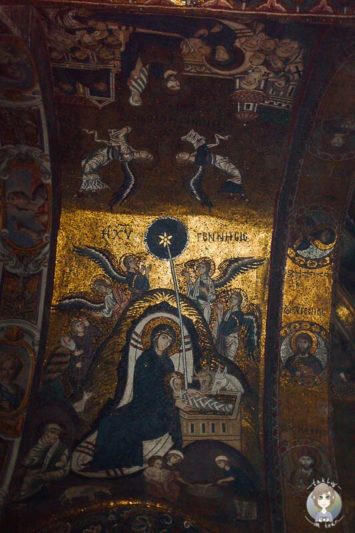 Blick auf imposante Malereien in der Kirche La Martorana in Palermo