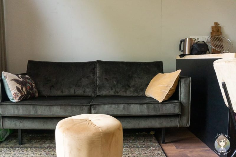Sofa im Duin Kebbin auf dem Camping Geversduin in Nordholland