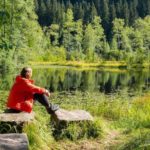 Ein Waldsee im Schwarzwald als Tipp für Reiseziele in Deutschland