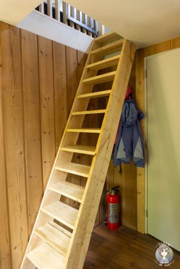 Die steile Treppe nach oben im Duin Kebbin