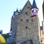 Die Burg Eltz bei Tour mit dem Wohnmobil durch die Eifel