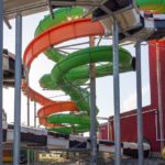 Aqua Magis Schwimmbad mit vielen Rutschen