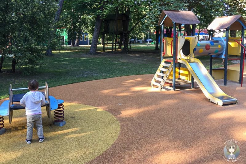 Baltikum mit Kind in der Kinderstadt von Ventspils