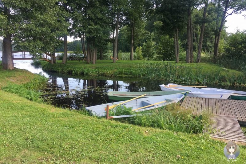 Bootverleih auf dem Camping Apaļkalns im Baltikum mit Kind