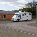 Wohnmobil am Campingplatz mit Schwimmbad in Plettenberg