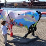 Reise im Baltikum mit Kind an der Promenade von Ventspils