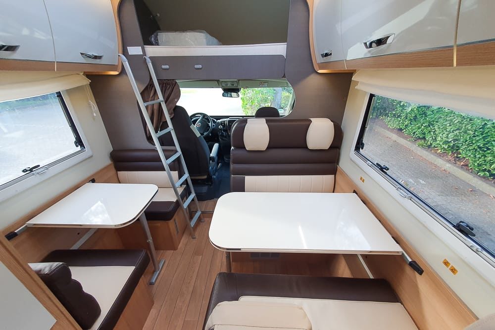 Praktische Ausstattung im Wohnmobil mieten mit Hund