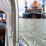 Einblick in den Hafen auf einer Haferundfahrt in Bremerhavens Sehenswürdigkeiten