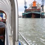 Einblick in den Hafen auf einer Haferundfahrt in Bremerhavens Sehenswürdigkeiten